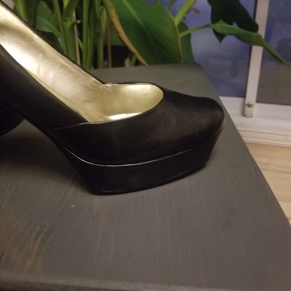 Guess by Marciano Black High Heels size 9M - Picture 4 of 8